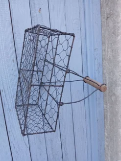 Panier en fil de fer grillagé