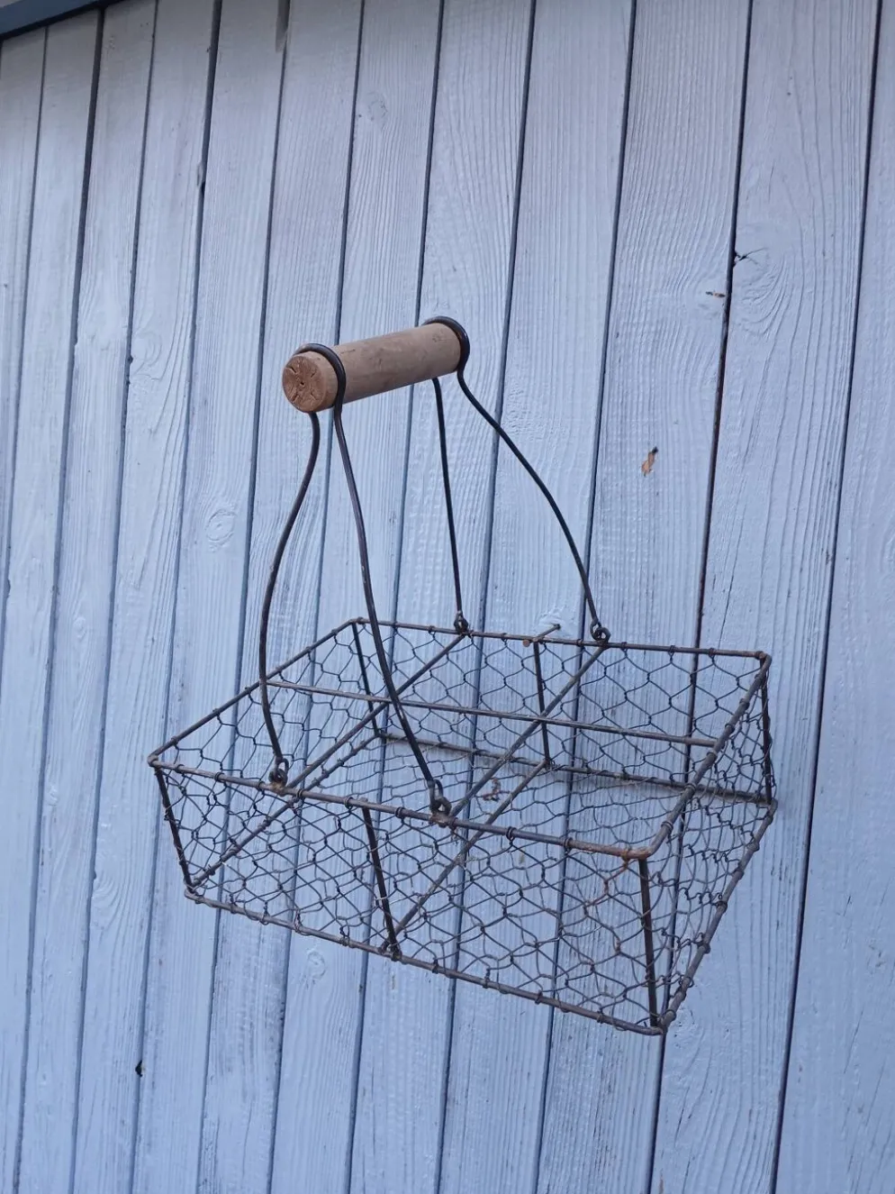Panier en fil de fer grillagé