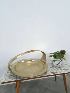 Panier en laiton Art Déco des années 20, plat.