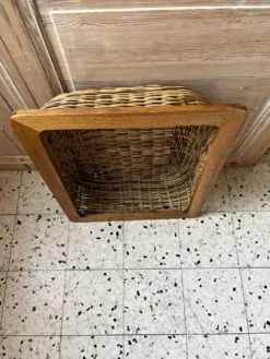 Panier en osier et bois