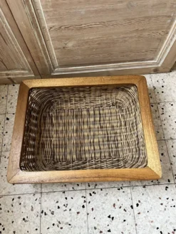 Panier en osier et bois