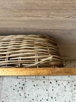 Panier en osier et bois