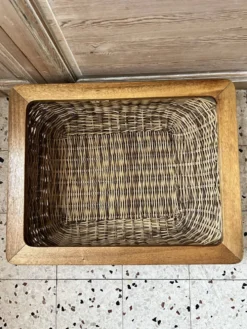 Panier en osier et bois