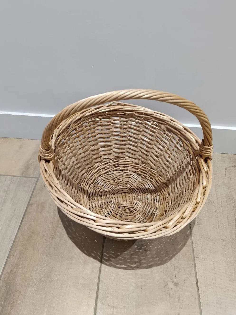 Panier en osier vintage