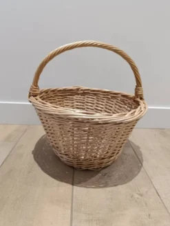 Panier en osier vintage