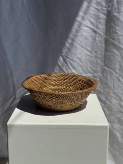 Panier en rotin en forme de fleur artisanal indonésien D26 H8