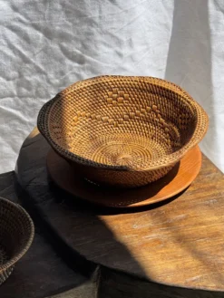 Panier en rotin en forme de fleur artisanal indonésien D26 H8