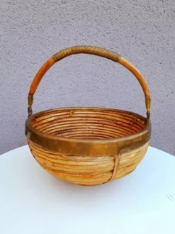 Panier en rotin et laiton 1970