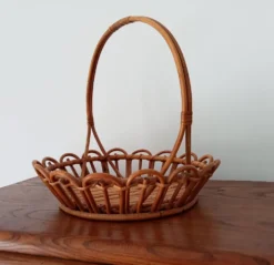 Panier en rotin vintage années 70