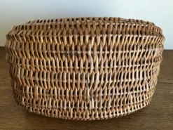 Panier gondole en osier 1960 doublé de coton a pois rouges