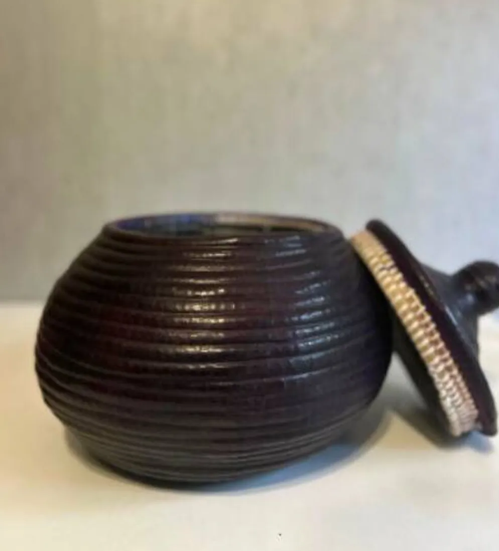 Panier osier et cuir rond violet foncé