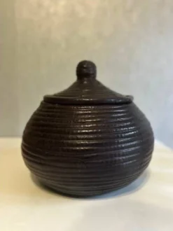 Panier osier et cuir rond violet foncé