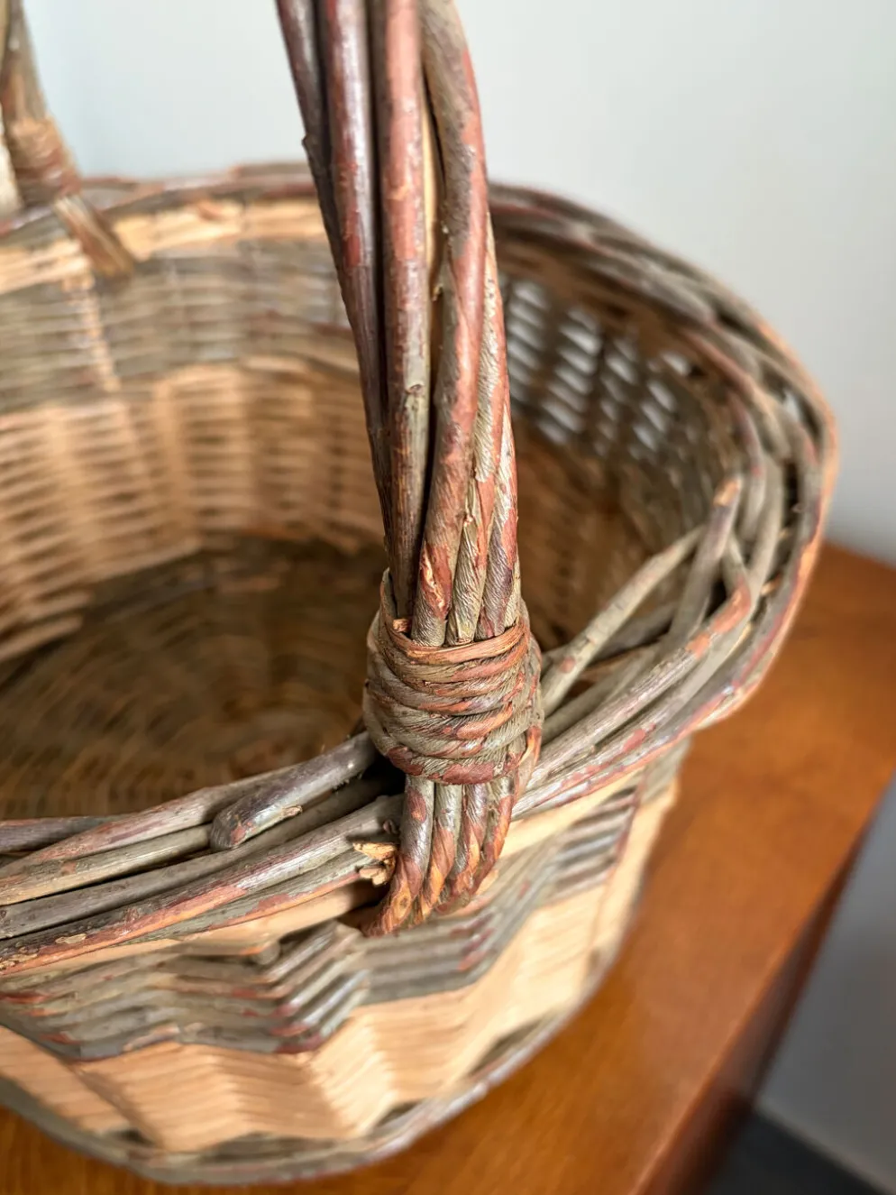 Panier osier tressé vintage , grande anse