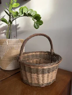 Panier osier tressé vintage , grande anse