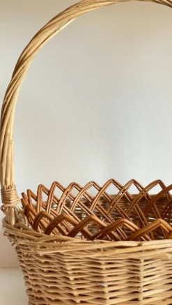 Paniers en rotin vintage