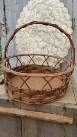 Panier vintage en bois et rotin