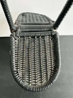 Panier vintage en rotin et plastique noir, années 50