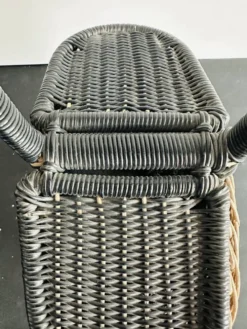 Panier vintage en rotin et plastique noir, années 50