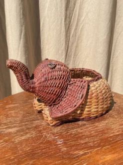 Panière / corbeille en osier en forme d’éléphant (vintage)