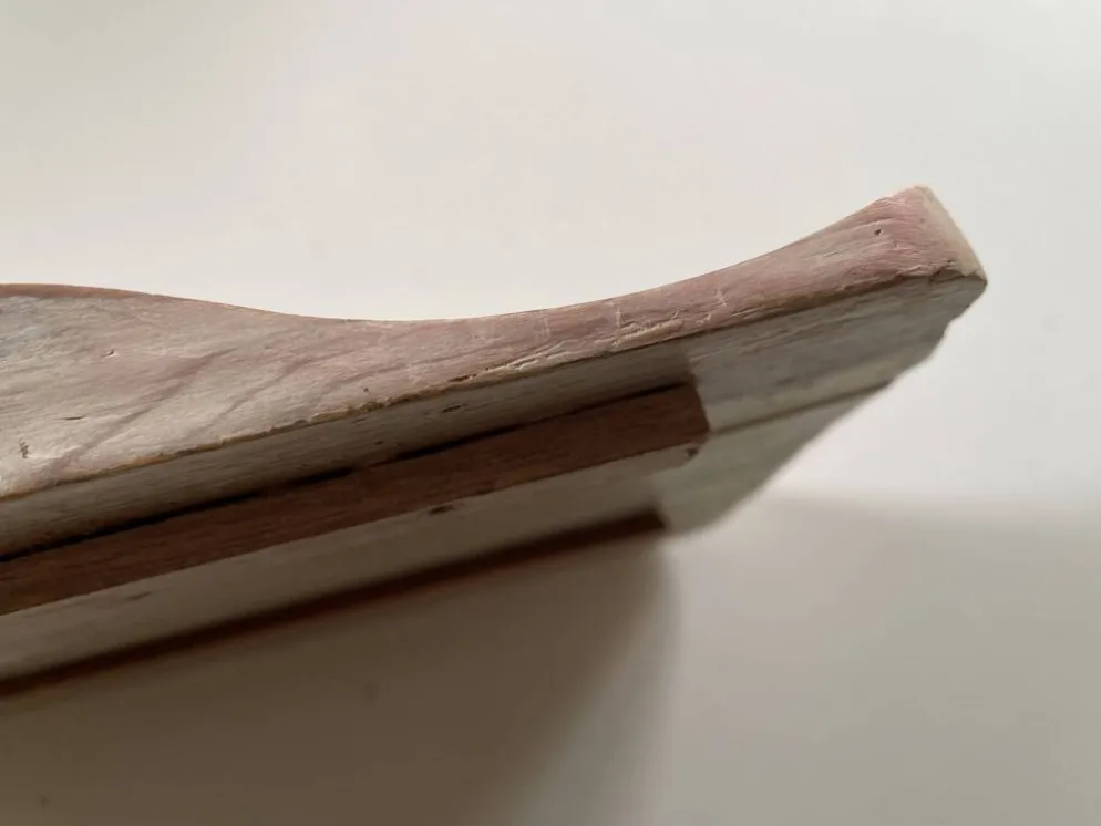 Panneau ancien en bois sculpté au décor de feuillage