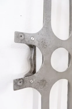 Panneau de porte brutaliste en aluminium coulé dans le style de Paul Evans, années 1960
