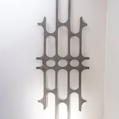Panneau de porte brutaliste en aluminium coulé dans le style de Paul Evans, années 1960