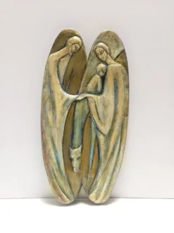 Panneau en hêtre peint et sculpté à la main représentant la Sainte Famille, Italie