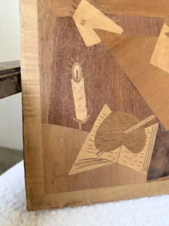 Panneau en marqueterie de bois inspiré de Picasso