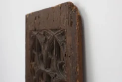 Panneau en relief en chêne sculpté gothique tardif, France, 15e siècle