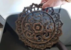 Panneau mural ancien 30 cm en bois sculpté / Origine Thaïlande