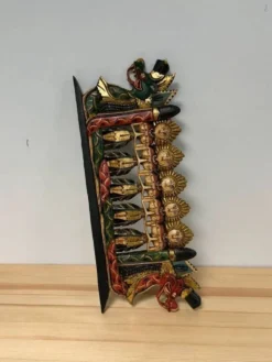 Panneau mural balinais bois sculpté doré polychrome dragon procession