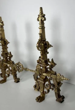 Parure de cheminée en bronze de style renaissance avec barre de