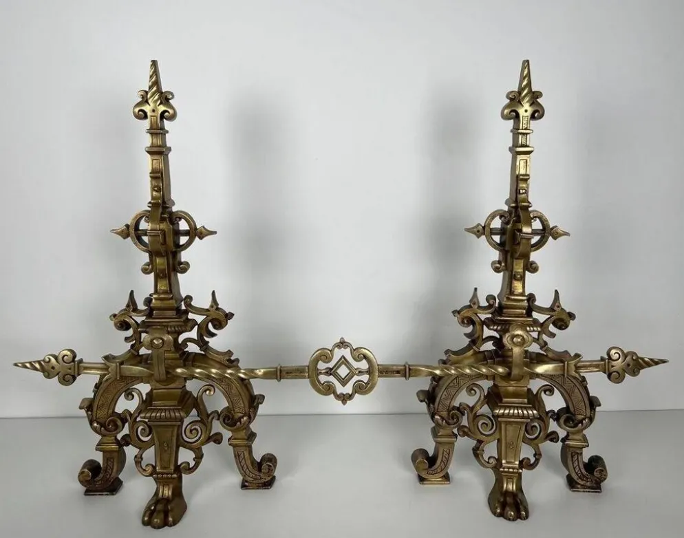 Parure de cheminée en bronze de style renaissance avec barre de