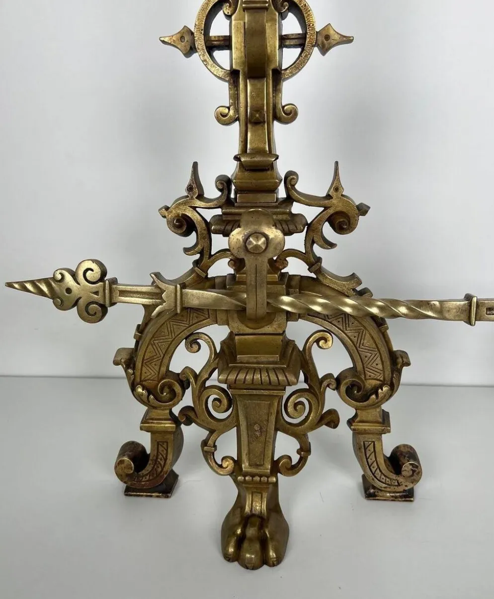 Parure de cheminée en bronze de style renaissance avec barre de