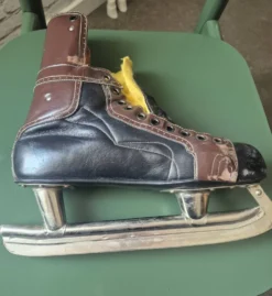 Patins à glace vintage en cuir Kovopol