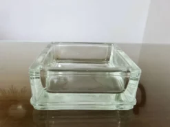 Pavé de verre, cendrier, vide poche, signé 