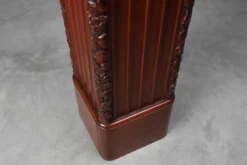 Pédestal carré en chêne Art Déco français, vers 1915