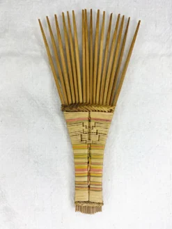 Peigne traditionnel Luba / Congo en bois et osier tressé