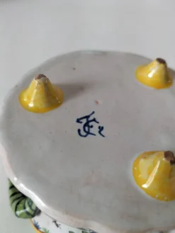 Petit cache-pot en faïence polychrome – Fourmaintraux-Courquin Desvres