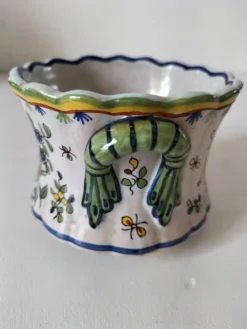 Petit cache-pot en faïence polychrome – Fourmaintraux-Courquin Desvres