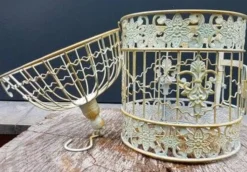Petite cage à oiseaux ronde classique en fer forgé