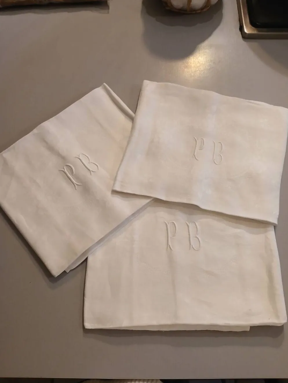 3 petites nappes anciennes initiales brodées PB