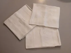 3 petites nappes anciennes initiales brodées PB