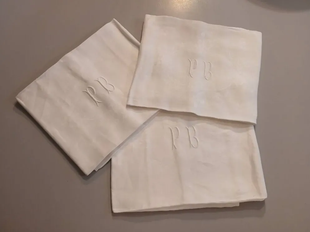 3 petites nappes anciennes initiales brodées PB