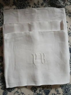 3 petites nappes anciennes initiales brodées PB