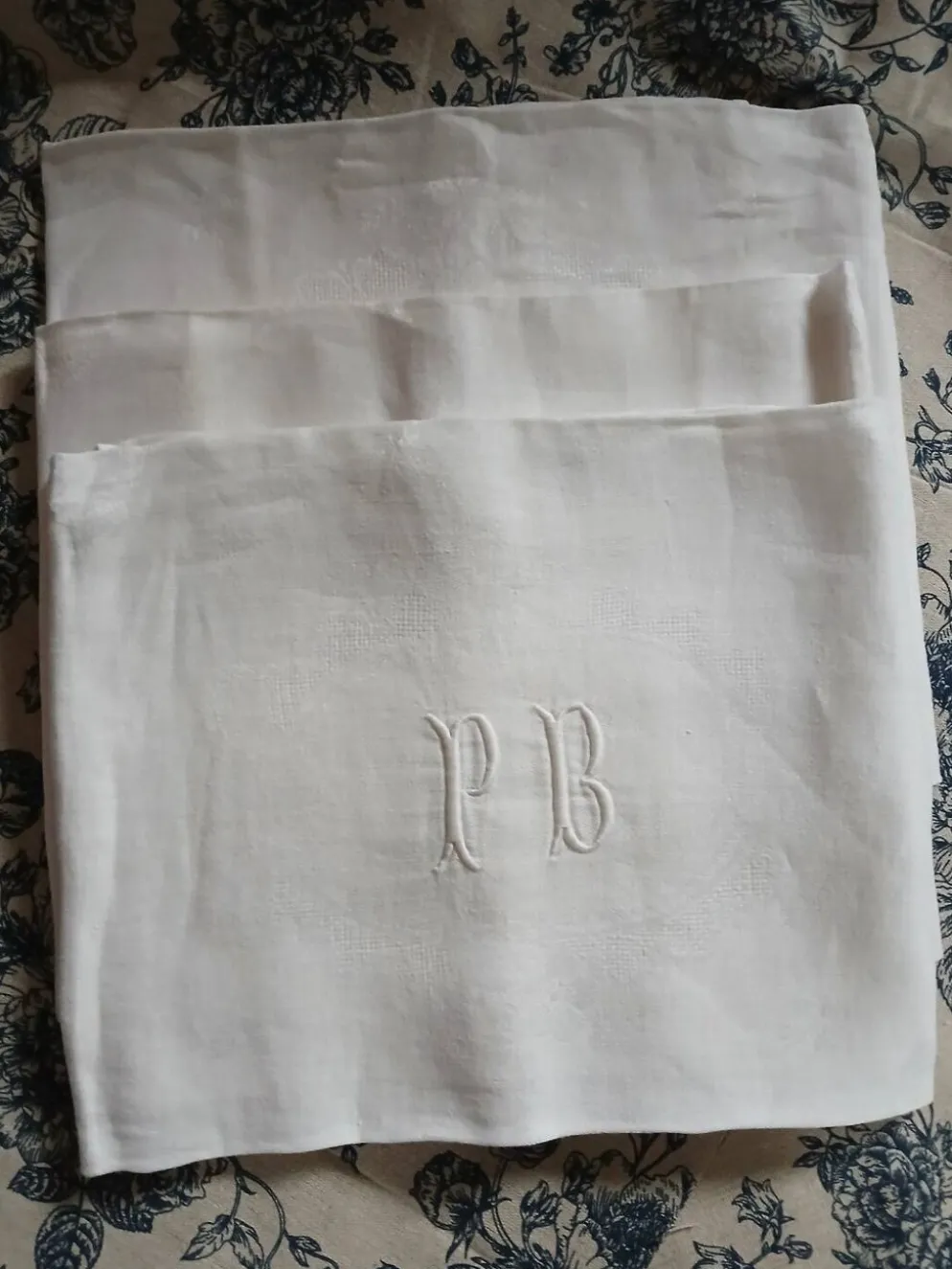 3 petites nappes anciennes initiales brodées PB