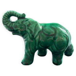 Petit éléphant en céramique