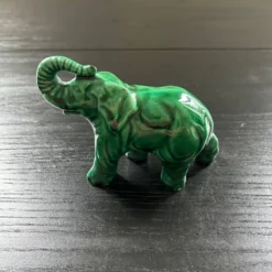 Petit éléphant en céramique