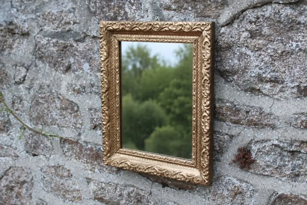 Petit miroir ancien en bois et stuc doré – style baroque – 35 × 29 cm