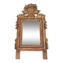 Petit miroir de dame Louis XVI en bois sculpté et doré